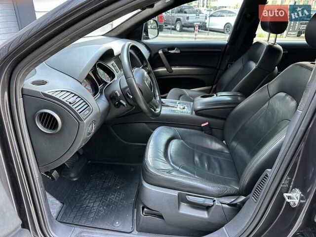 Сірий Ауді Ку 7, об'ємом двигуна 3 л та пробігом 267 тис. км за 10650 $, фото 25 на Automoto.ua