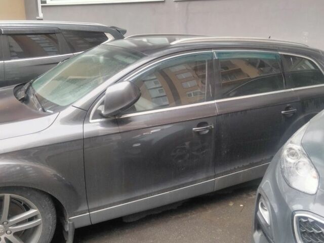 Сірий Ауді Ку 7, об'ємом двигуна 4.2 л та пробігом 220 тис. км за 13000 $, фото 1 на Automoto.ua