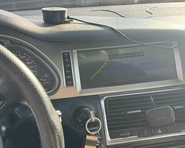 Серый Ауди Ку 7, объемом двигателя 3 л и пробегом 359 тыс. км за 11800 $, фото 16 на Automoto.ua