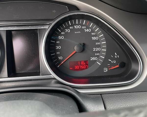 Серый Ауди Ку 7, объемом двигателя 3.6 л и пробегом 307 тыс. км за 8200 $, фото 5 на Automoto.ua