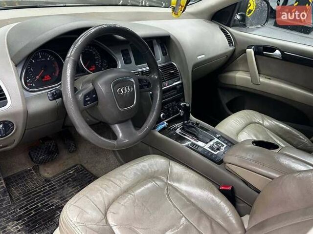 Сірий Ауді Ку 7, об'ємом двигуна 2.97 л та пробігом 287 тис. км за 12600 $, фото 7 на Automoto.ua