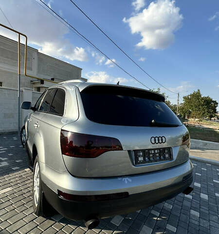 Сірий Ауді Ку 7, об'ємом двигуна 3 л та пробігом 398 тис. км за 12500 $, фото 3 на Automoto.ua