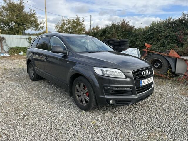 Серый Ауди Ку 7, объемом двигателя 3 л и пробегом 300 тыс. км за 4800 $, фото 1 на Automoto.ua