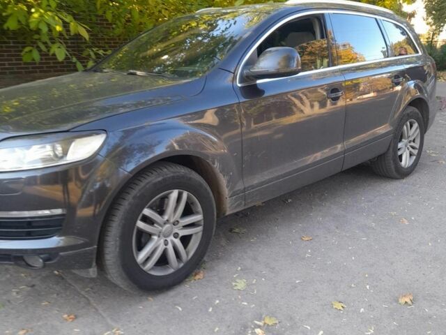 Сірий Ауді Ку 7, об'ємом двигуна 3 л та пробігом 290 тис. км за 14000 $, фото 2 на Automoto.ua