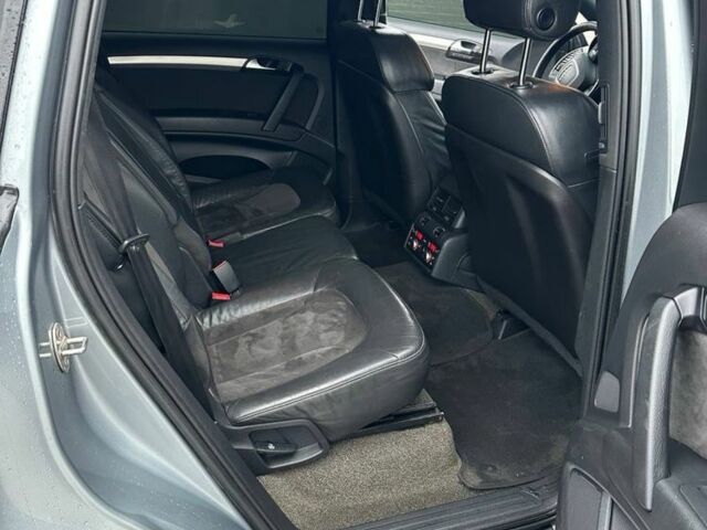 Сірий Ауді Ку 7, об'ємом двигуна 3 л та пробігом 295 тис. км за 13500 $, фото 4 на Automoto.ua