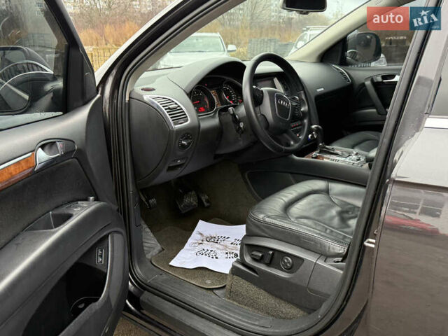 Серый Ауди Ку 7, объемом двигателя 3 л и пробегом 300 тыс. км за 12499 $, фото 44 на Automoto.ua