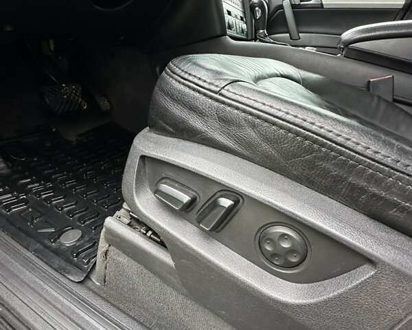 Сірий Ауді Ку 7, об'ємом двигуна 4.17 л та пробігом 268 тис. км за 8499 $, фото 28 на Automoto.ua