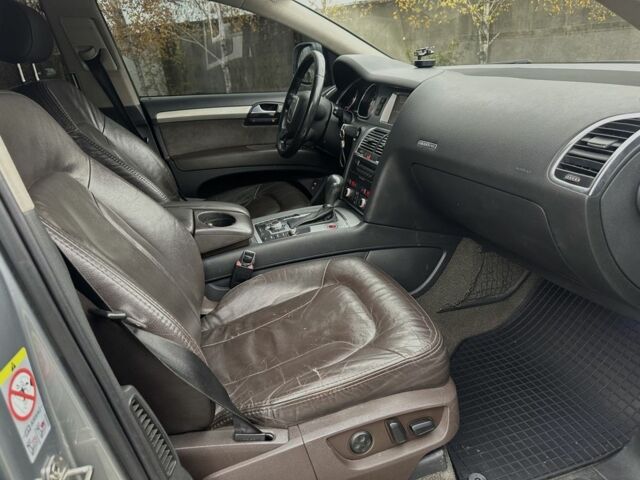 Серый Ауди Ку 7, объемом двигателя 3 л и пробегом 286 тыс. км за 7300 $, фото 14 на Automoto.ua