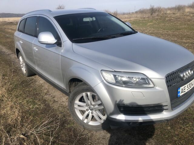 Серый Ауди Ку 7, объемом двигателя 3.6 л и пробегом 121 тыс. км за 15000 $, фото 1 на Automoto.ua