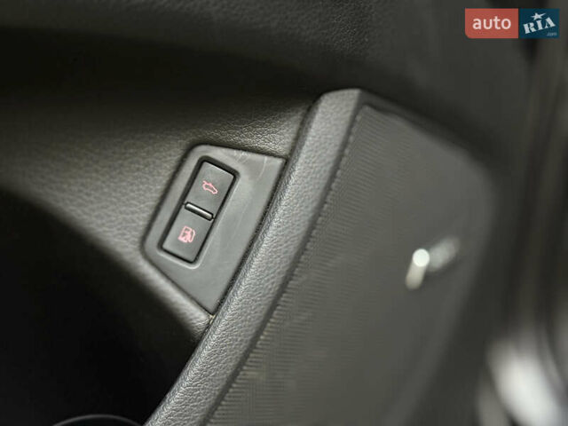 Серый Ауди Ку 7, объемом двигателя 4.2 л и пробегом 222 тыс. км за 8200 $, фото 21 на Automoto.ua