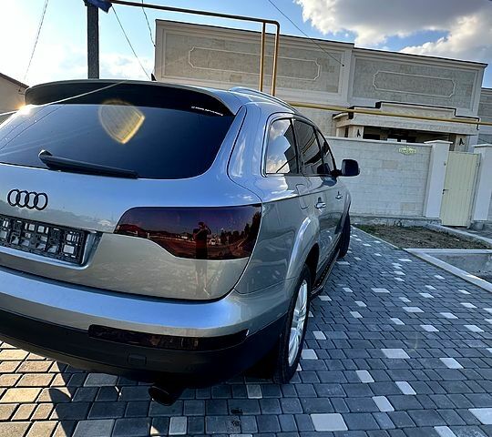 Сірий Ауді Ку 7, об'ємом двигуна 3 л та пробігом 398 тис. км за 12500 $, фото 4 на Automoto.ua
