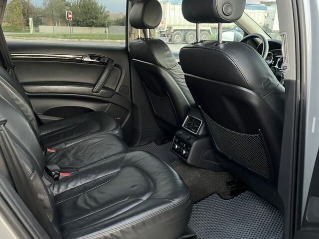 Серый Ауди Ку 7, объемом двигателя 3 л и пробегом 330 тыс. км за 12000 $, фото 5 на Automoto.ua