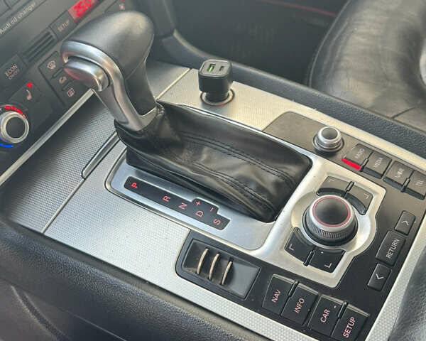 Серый Ауди Ку 7, объемом двигателя 3 л и пробегом 359 тыс. км за 11800 $, фото 12 на Automoto.ua