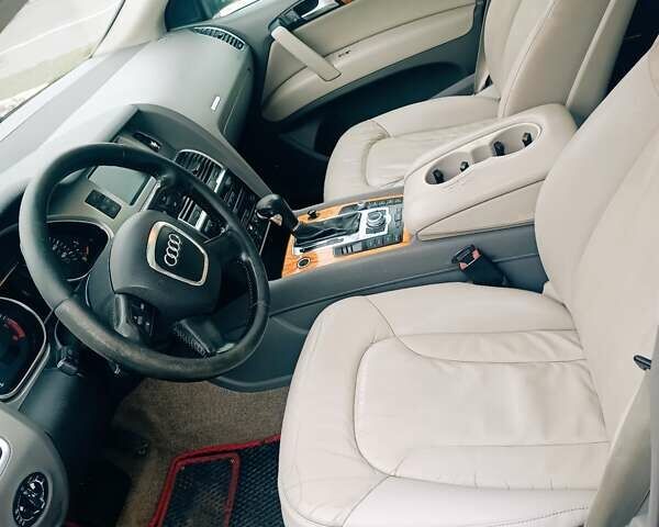 Серый Ауди Ку 7, объемом двигателя 3.6 л и пробегом 250 тыс. км за 9500 $, фото 5 на Automoto.ua