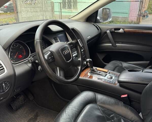 Серый Ауди Ку 7, объемом двигателя 3.6 л и пробегом 190 тыс. км за 10500 $, фото 4 на Automoto.ua