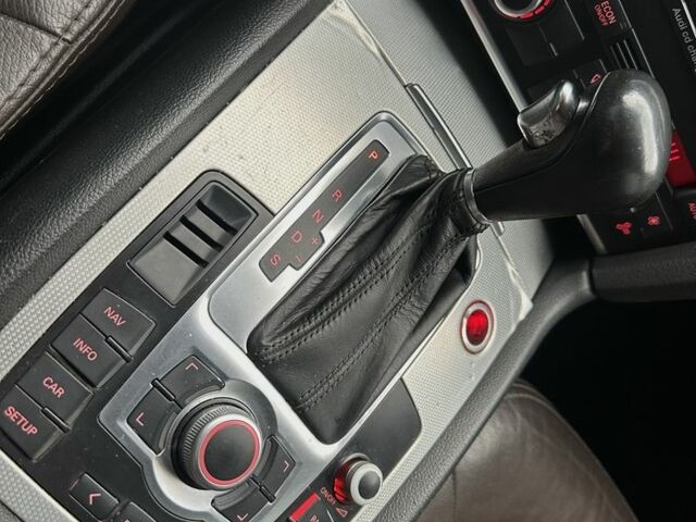 Серый Ауди Ку 7, объемом двигателя 3 л и пробегом 286 тыс. км за 7300 $, фото 18 на Automoto.ua