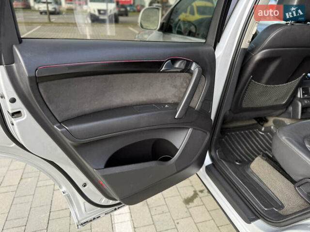 Серый Ауди Ку 7, объемом двигателя 3 л и пробегом 287 тыс. км за 12700 $, фото 28 на Automoto.ua