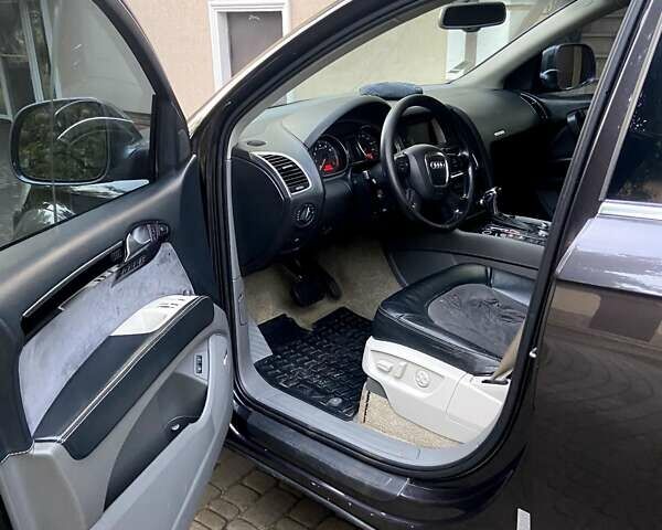 Серый Ауди Ку 7, объемом двигателя 4.16 л и пробегом 200 тыс. км за 11900 $, фото 8 на Automoto.ua