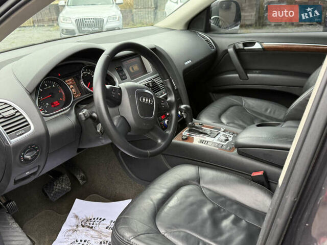 Серый Ауди Ку 7, объемом двигателя 3 л и пробегом 300 тыс. км за 12499 $, фото 45 на Automoto.ua