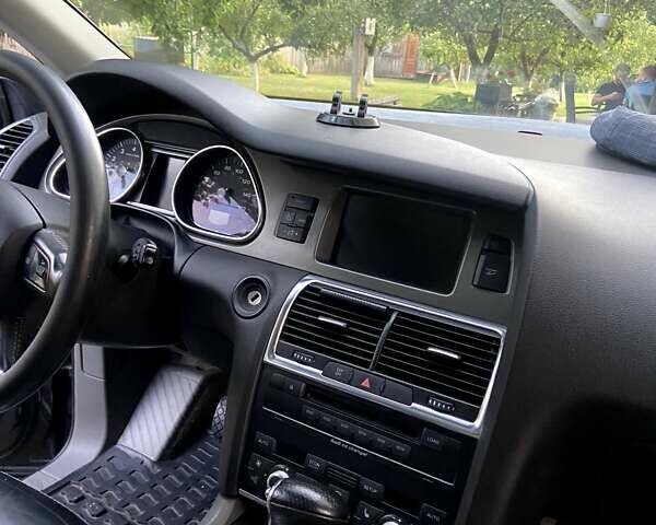 Серый Ауди Ку 7, объемом двигателя 4.16 л и пробегом 200 тыс. км за 11900 $, фото 9 на Automoto.ua