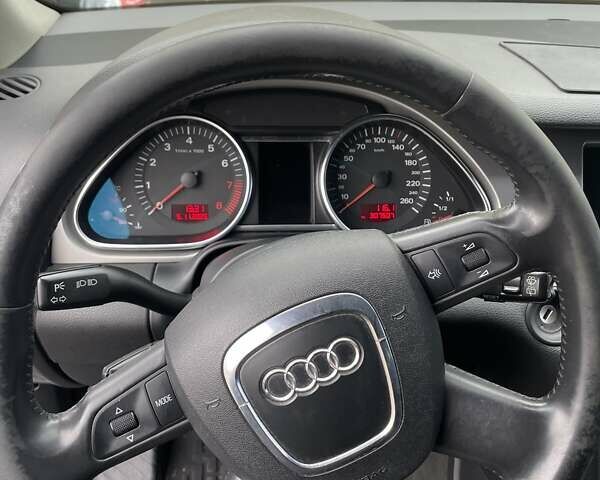 Серый Ауди Ку 7, объемом двигателя 3.6 л и пробегом 307 тыс. км за 8200 $, фото 4 на Automoto.ua