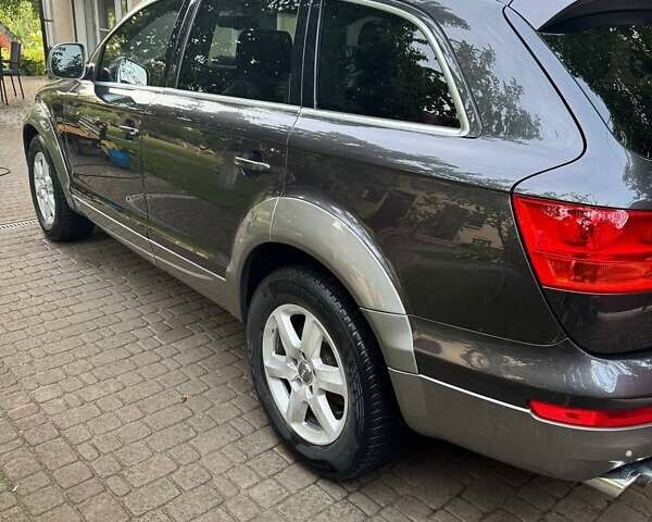 Серый Ауди Ку 7, объемом двигателя 4.16 л и пробегом 200 тыс. км за 11900 $, фото 2 на Automoto.ua