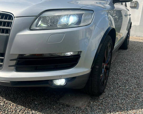 Серый Ауди Ку 7, объемом двигателя 3.6 л и пробегом 142 тыс. км за 12000 $, фото 6 на Automoto.ua