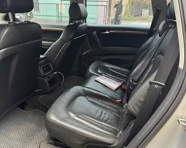 Серый Ауди Ку 7, объемом двигателя 3.6 л и пробегом 190 тыс. км за 10500 $, фото 5 на Automoto.ua