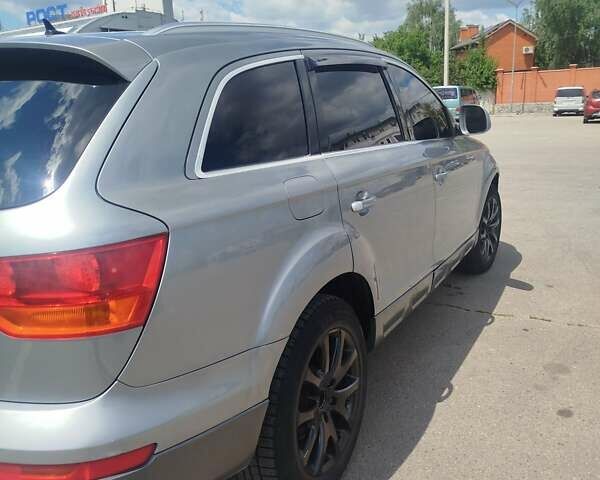 Серый Ауди Ку 7, объемом двигателя 3 л и пробегом 428 тыс. км за 7000 $, фото 4 на Automoto.ua