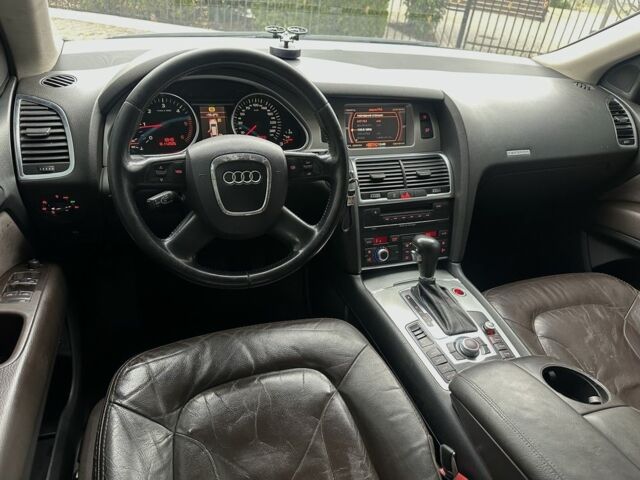 Серый Ауди Ку 7, объемом двигателя 3 л и пробегом 286 тыс. км за 7300 $, фото 12 на Automoto.ua