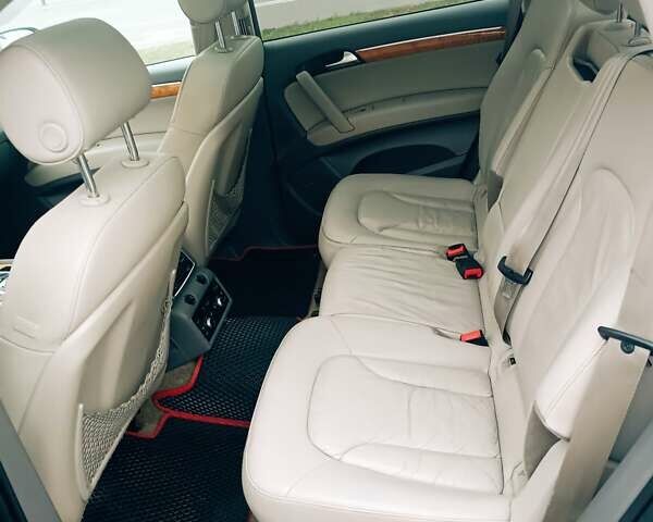 Серый Ауди Ку 7, объемом двигателя 3.6 л и пробегом 250 тыс. км за 9500 $, фото 4 на Automoto.ua