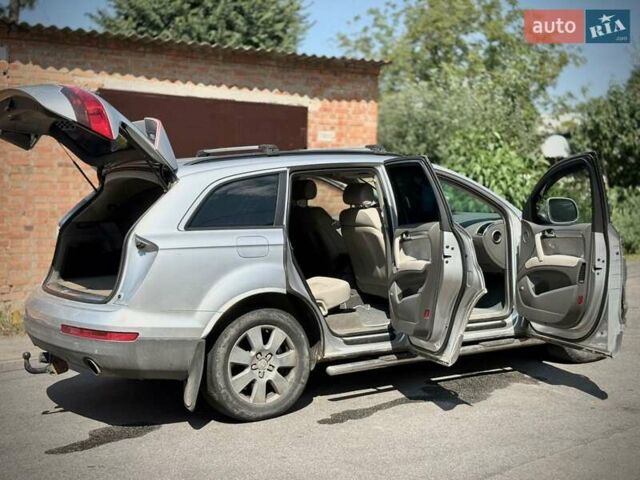 Серый Ауди Ку 7, объемом двигателя 4.16 л и пробегом 260 тыс. км за 10000 $, фото 5 на Automoto.ua