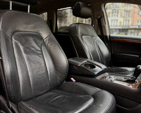 Серый Ауди Ку 7, объемом двигателя 4.2 л и пробегом 222 тыс. км за 8200 $, фото 24 на Automoto.ua