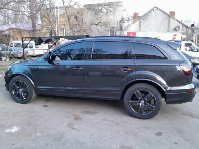 Серый Ауди Ку 7, объемом двигателя 4 л и пробегом 260 тыс. км за 10500 $, фото 1 на Automoto.ua