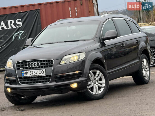 Серый Ауди Ку 7, объемом двигателя 3 л и пробегом 300 тыс. км за 12499 $, фото 2 на Automoto.ua