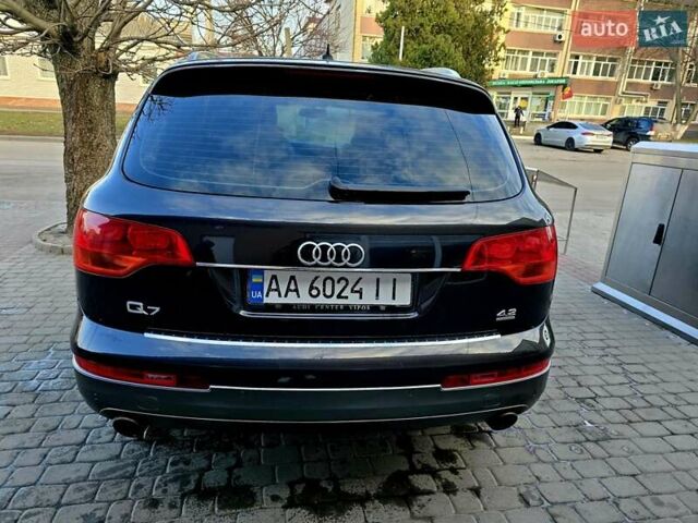 Серый Ауди Ку 7, объемом двигателя 4.16 л и пробегом 198 тыс. км за 10500 $, фото 5 на Automoto.ua
