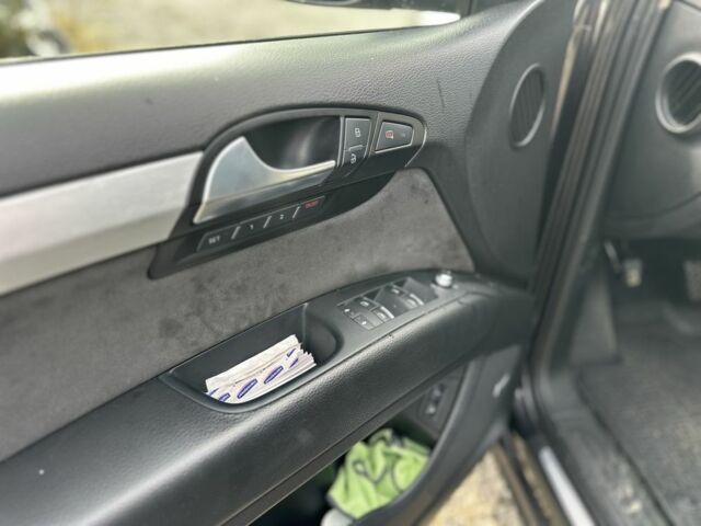 Серый Ауди Ку 7, объемом двигателя 3 л и пробегом 300 тыс. км за 4800 $, фото 5 на Automoto.ua