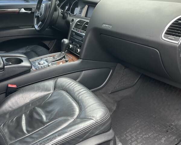 Серый Ауди Ку 7, объемом двигателя 3.6 л и пробегом 307 тыс. км за 8200 $, фото 1 на Automoto.ua