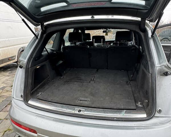 Серый Ауди Ку 7, объемом двигателя 3 л и пробегом 340 тыс. км за 5500 $, фото 8 на Automoto.ua
