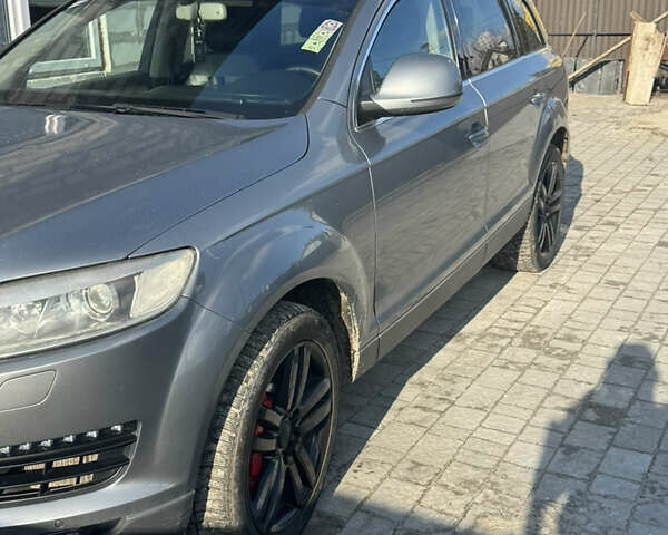 Серый Ауди Ку 7, объемом двигателя 3 л и пробегом 359 тыс. км за 11800 $, фото 1 на Automoto.ua