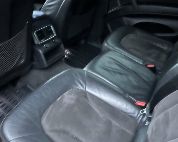 Серый Ауди Ку 7, объемом двигателя 3.6 л и пробегом 332 тыс. км за 10200 $, фото 9 на Automoto.ua
