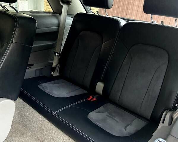 Серый Ауди Ку 7, объемом двигателя 4.16 л и пробегом 200 тыс. км за 11900 $, фото 10 на Automoto.ua