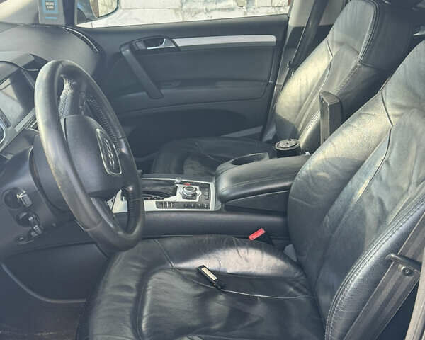 Серый Ауди Ку 7, объемом двигателя 3 л и пробегом 359 тыс. км за 11800 $, фото 10 на Automoto.ua