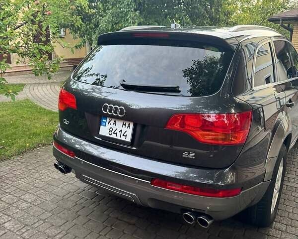 Серый Ауди Ку 7, объемом двигателя 4.16 л и пробегом 200 тыс. км за 11900 $, фото 5 на Automoto.ua