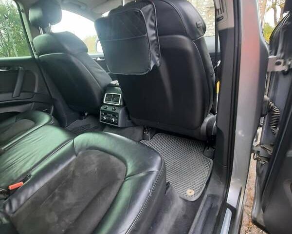 Серый Ауди Ку 7, объемом двигателя 4.16 л и пробегом 229 тыс. км за 8500 $, фото 4 на Automoto.ua