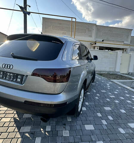 Сірий Ауді Ку 7, об'ємом двигуна 3 л та пробігом 398 тис. км за 12500 $, фото 4 на Automoto.ua
