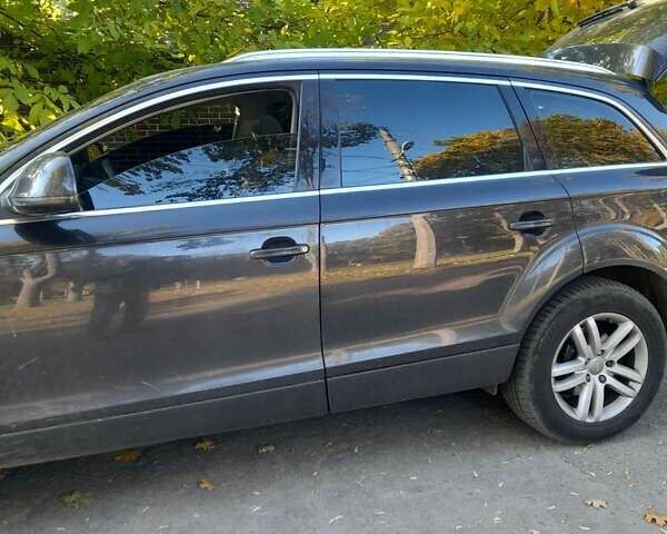 Сірий Ауді Ку 7, об'ємом двигуна 3 л та пробігом 290 тис. км за 14000 $, фото 2 на Automoto.ua