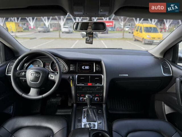 Серый Ауди Ку 7, объемом двигателя 3 л и пробегом 287 тыс. км за 12700 $, фото 4 на Automoto.ua