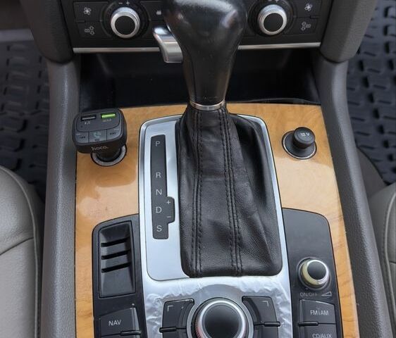 Сірий Ауді Ку 7, об'ємом двигуна 3.8 л та пробігом 289 тис. км за 9999 $, фото 6 на Automoto.ua