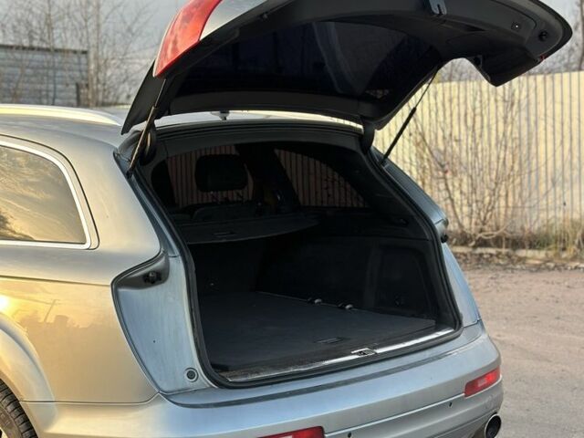 Серый Ауди Ку 7, объемом двигателя 3 л и пробегом 330 тыс. км за 7500 $, фото 5 на Automoto.ua